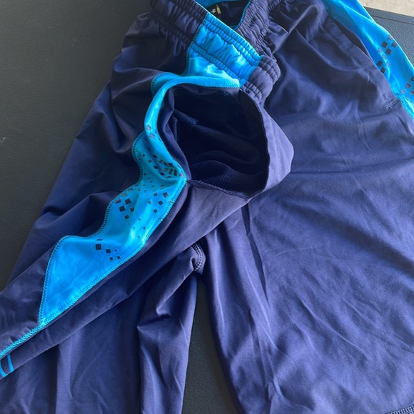 Under armour shorts - Picture 3 of 4